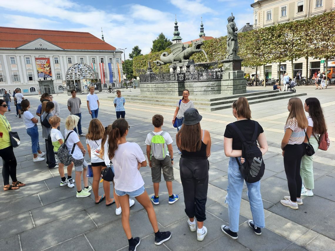 Voden ogled mesta Celovec za dijake novince